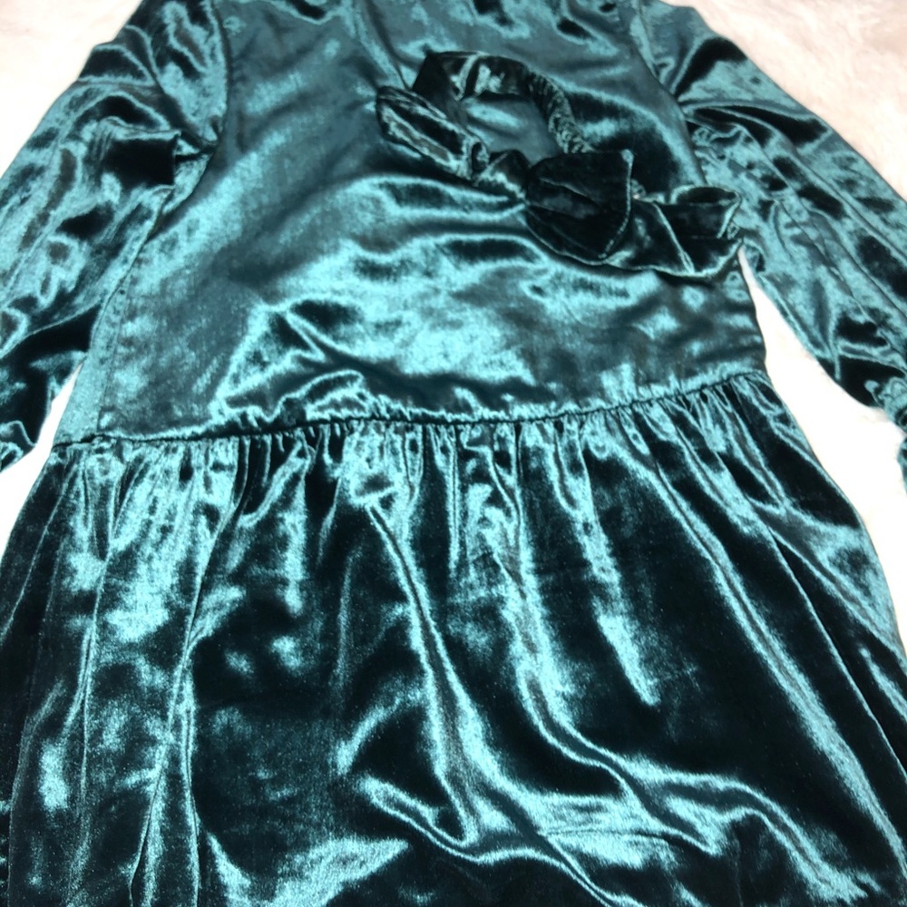 Green velvet dress headband included